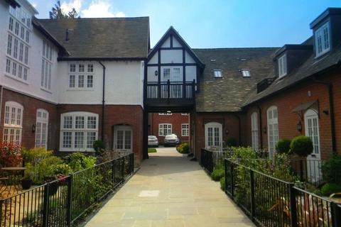 2 bedroom house to rent, The Courtyard, Rothschild Place, Tring, HP23