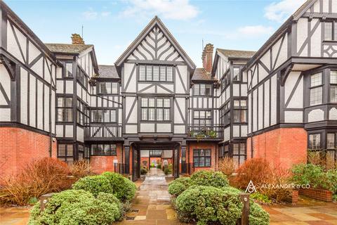 2 bedroom flat to rent, The Courtyard, Rothschild Place, Tring, HP23