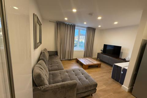 1 bedroom flat to rent, Wanstead Lane, Ilford IG1