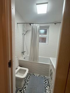 1 bedroom flat to rent, Wanstead Lane, Ilford IG1