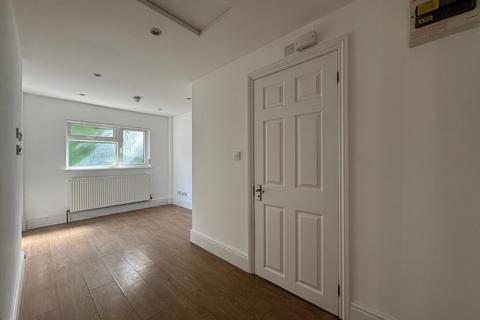 1 bedroom in a house share to rent, Garthland Drive, Barnet, EN5
