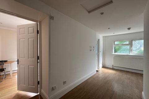 1 bedroom in a house share to rent, Garthland Drive, Barnet, EN5