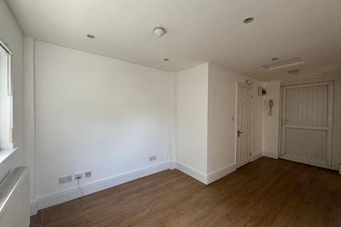 1 bedroom in a house share to rent, Garthland Drive, Barnet, EN5