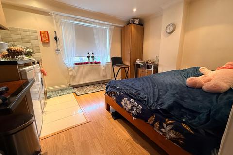 1 bedroom in a house share to rent, Garthland Drive, Barnet, EN5