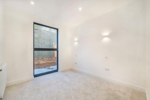 3 bedroom flat for sale, Acacia Road, Streatham SW16