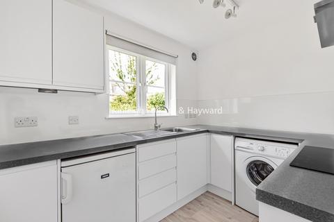 1 bedroom flat to rent, Le May Avenue, Grove Park, London, SE12
