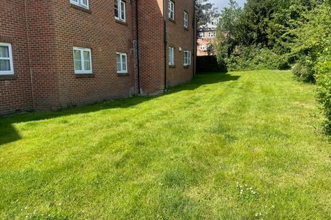 1 bedroom flat to rent, Le May Avenue, Grove Park, London, SE12