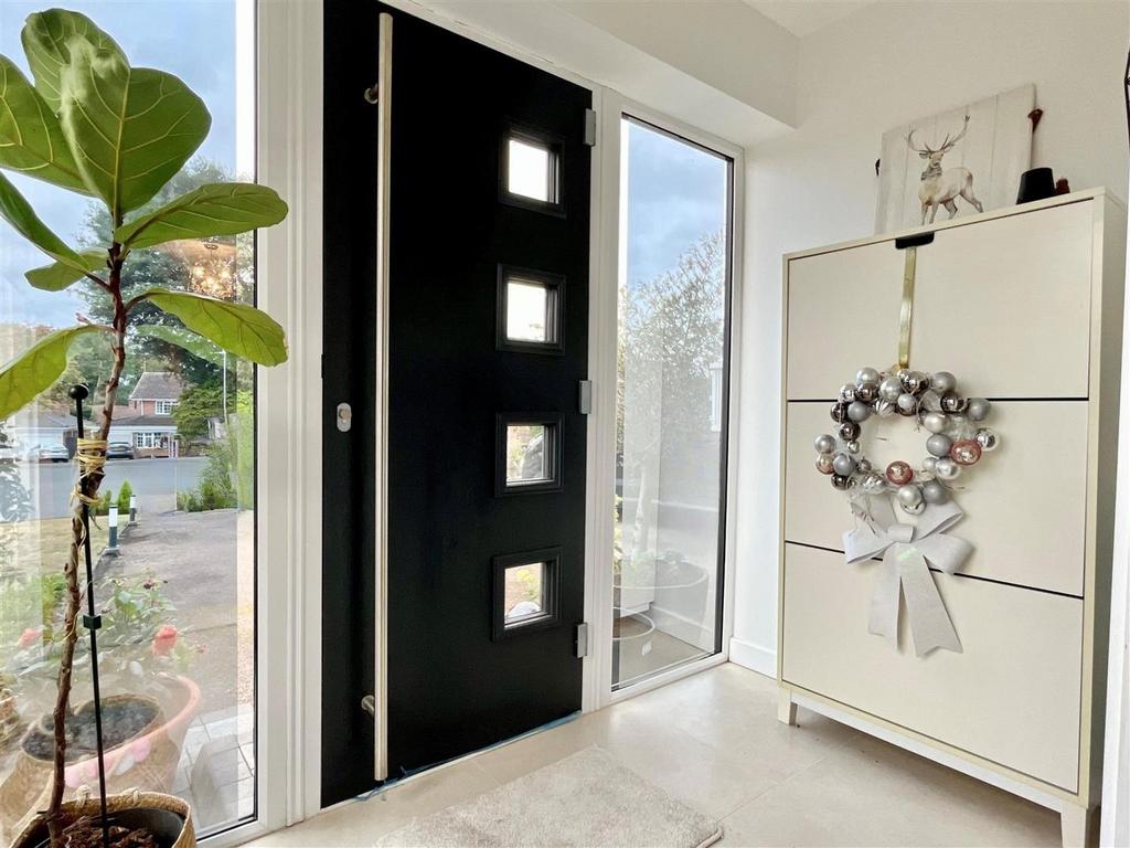 Porch-fotor-20250820155221 (1).jpg