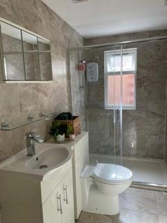 2 bedroom flat to rent, Conway Road, Whitton, Hounslow