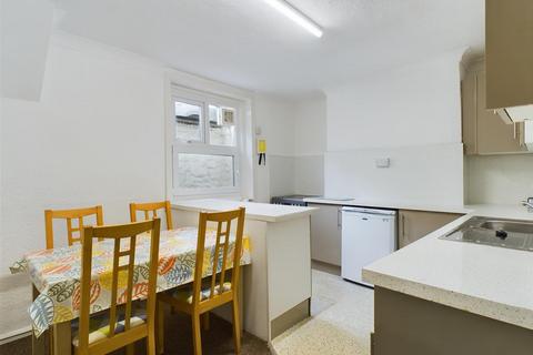 4 bedroom terraced house to rent, Park Crescent Road, Brighton