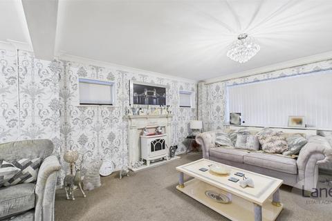 3 bedroom end of terrace house for sale, Gaywood Avenue, Cheshunt, Hertfordshire