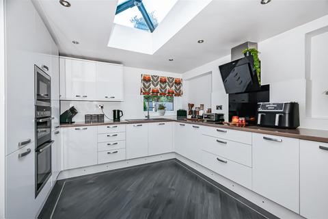 2 bedroom detached bungalow for sale, Richmond Drive, Goole
