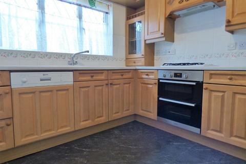 4 bedroom detached house to rent, Columbine Way, Littlehampton BN17