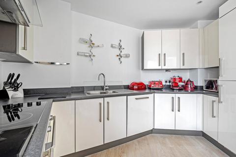 2 bedroom flat to rent, Rick Roberts Way, London, E15