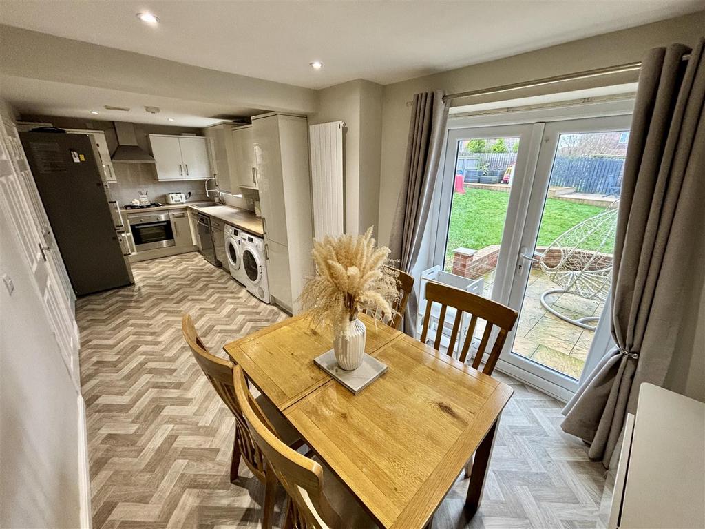 Open Plan Kitchen and Dining Room