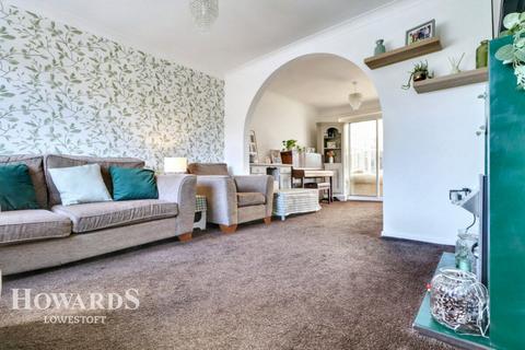 4 bedroom detached house for sale, Herons Close, Lowestoft