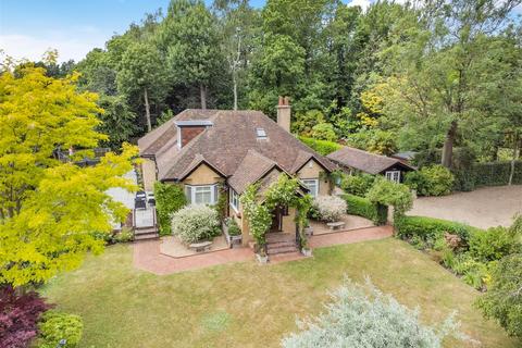 4 bedroom detached house for sale, North Pole Road, Barming, Maidstone