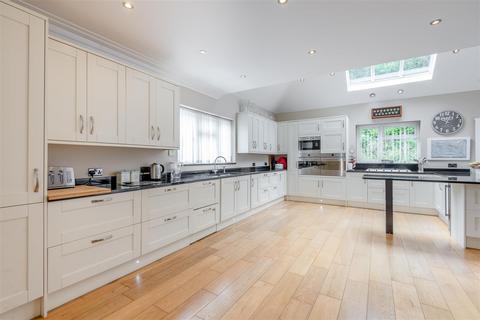 4 bedroom detached house for sale, North Pole Road, Barming, Maidstone