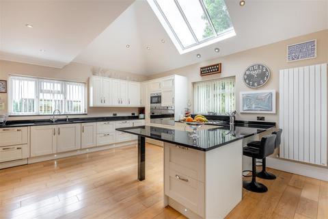 4 bedroom detached house for sale, North Pole Road, Barming, Maidstone