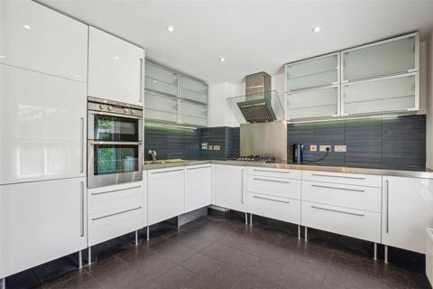 3 bedroom end of terrace house for sale, Nicholas Mews, London, W4
