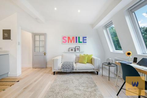 2 bedroom flat for sale, Rocks Lane, London, SW13