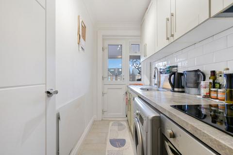1 bedroom flat for sale, London Road, Redhill RH1