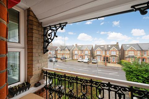 1 bedroom flat for sale, London Road, Redhill RH1