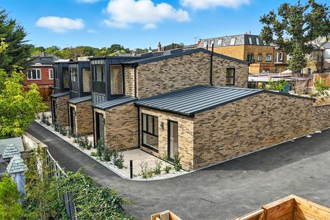 undefined, Buckhurst Mews, Buckhurst Hill IG9
