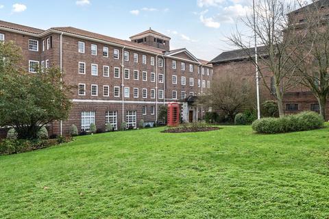 Studio to rent, Scott Avenue, Putney, London, SW15