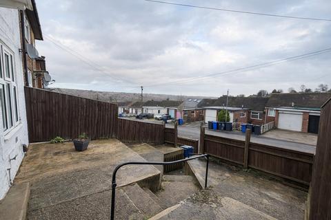 4 bedroom semi-detached house to rent, 4 Bedroom House To Let - HP12