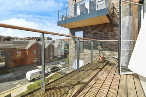 2 bedroom flat to rent, Callendar Road Erith DA8