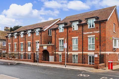 Appletree Court, 117 High Street