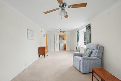 2 bedroom apartment for sale, Appletree Court, 117 High Street