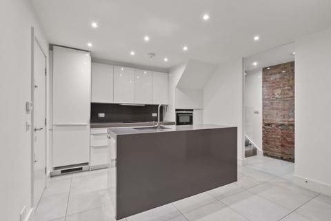 2 bedroom mews for sale, Connaught Close, London, W2