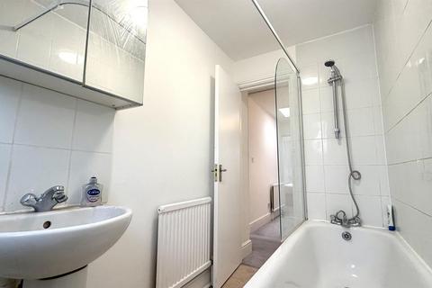 2 bedroom apartment to rent, Colville Terrace, London