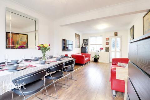 3 bedroom semi-detached house for sale, Blundell Road, Luton