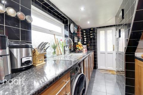 3 bedroom semi-detached house for sale, Blundell Road, Luton