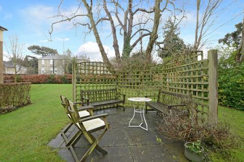undefined, Epsom Road, Epsom KT17