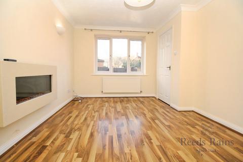 2 bedroom semi-detached house to rent, Llwyn Harlech, Rhyl LL18