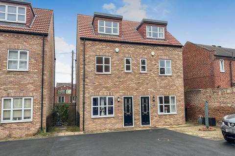 3 bedroom semi-detached house to rent, Millgate Court, Selby YO8