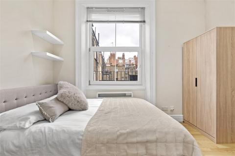 Studio to rent, Cheniston Gardens, London W8