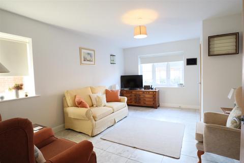 3 bedroom semi-detached house to rent, Spinney Hill, Oakham LE15
