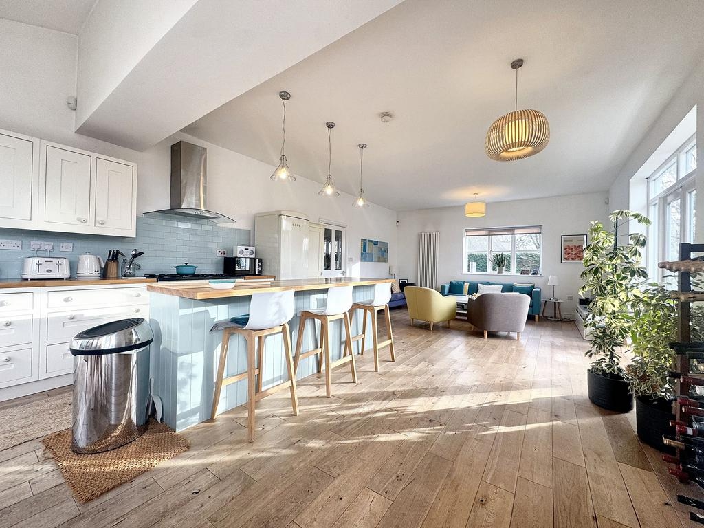 Open Plan Kitchen/Diner/Family Area