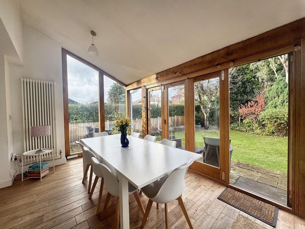 Open Plan Kitchen/Diner/Family Area