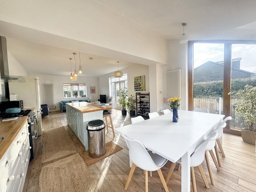 Open Plan Kitchen/Diner/Family Area