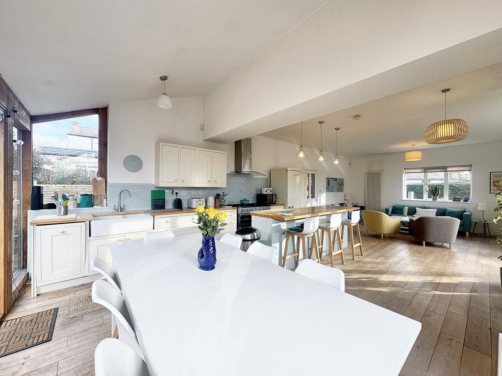 Open Plan Kitchen/Diner/Family Area