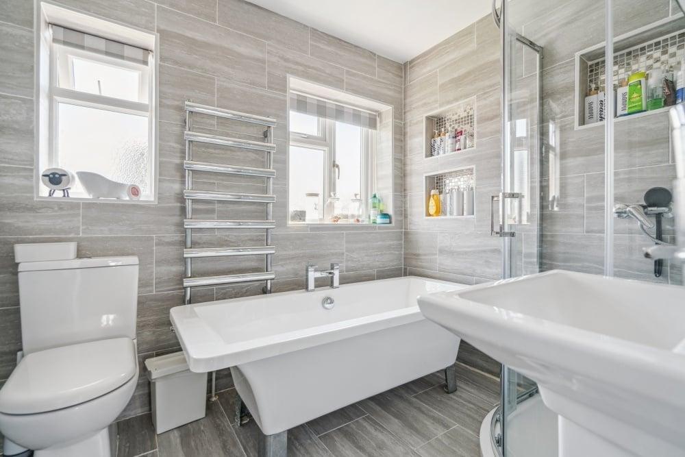 4 piece bathroom