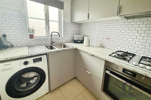 2 bedroom end of terrace house for sale, Sunningdale Close, London SE28