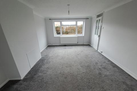 3 bedroom end of terrace house to rent, Brodrick Road, West Hampden Park, Eastbourne BN22