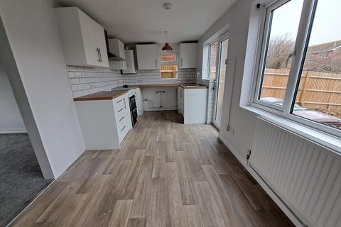 3 bedroom end of terrace house to rent, Brodrick Road, West Hampden Park, Eastbourne BN22